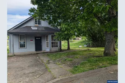 146 D St, Woodburn, OR 97071 - Photo 1