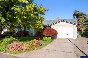 742 S Oregon Dr, Woodburn, OR 97071 - Photo 1