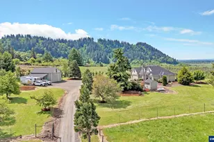 33496 Mt Tom Dr, Harrisburg, OR 97446 - Photo 1