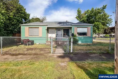 996 14th St SE, Salem, OR 97302 - Photo 1