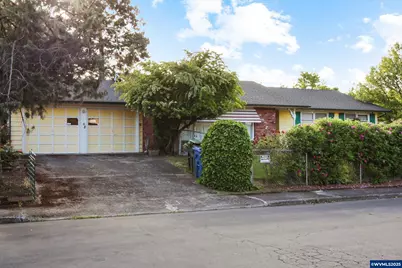 620 Plaza Del Rey NE, Salem, OR 97303 - Photo 1