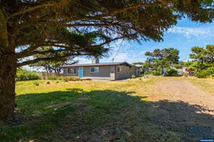 1722 NW Abbey Ct, Waldport, OR 97394 - Photo 1