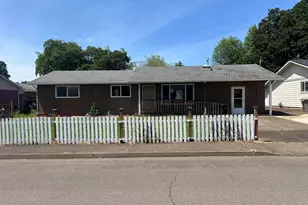 147 NW Douglas St, Dallas, OR 97338 - Photo 1
