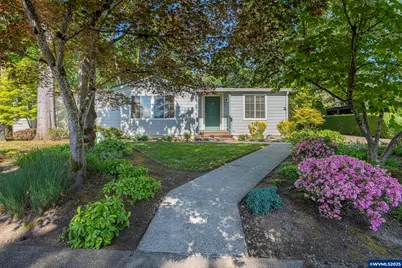 817 Woodland Av, Woodburn, OR 97071 - Photo 1
