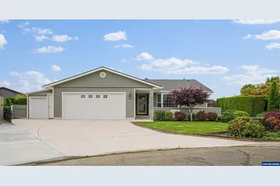 2400 Santiam Dr W, Woodburn, OR 97071 - Photo 1