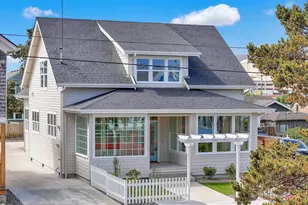 321 3rd Ave, Seaside, OR 97138 - Photo 1