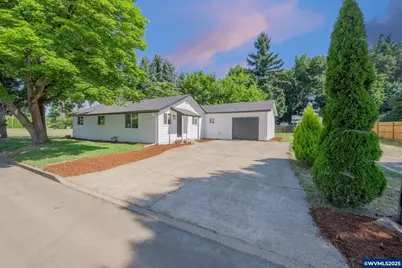 633 Wilson St, Woodburn, OR 97071 - Photo 1