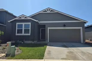 2622 26th Lp, Springfield, OR 97477 - Photo 1