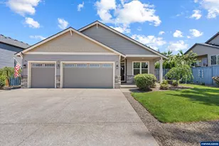 102 NE Overlook Ct, Estacada, OR 97023 - Photo 1