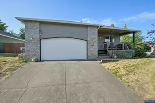 302 NW Elderberry Ln, Dallas, OR 97338 - Photo 1