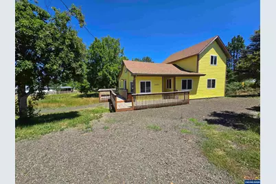 1495 Cascade Dr, Lebanon, OR 97355 - Photo 1