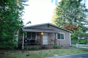 151 16th St, Lyons, OR 97358 - Photo 1