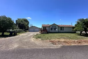 1325 W 4th St St, Halsey, OR 97348 - Photo 1