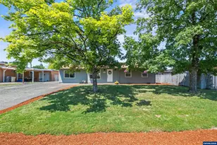 1149 23rd Ave SE, Albany, OR 97322 - Photo 1