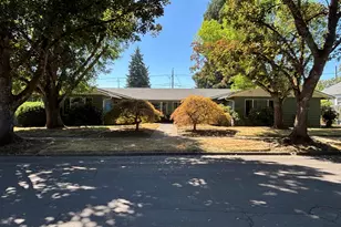 363 (-369) 18th St SE, Salem, OR 97301 - Photo 1