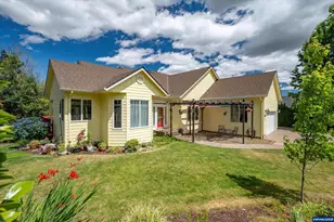 2436 SW Oakwood Ct, Dallas, OR 97338 - Photo 1