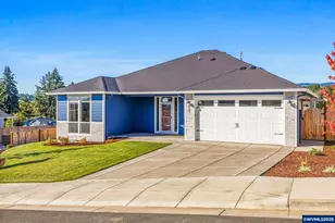 625 NW Crater Lk Dr, Dallas, OR 97338 - Photo 1