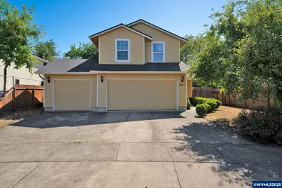 1087 S 10th St, Lebanon, OR 97355 - Photo 1