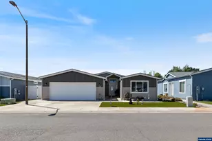 714 St James Pl, Molalla, OR 97038 - Photo 1