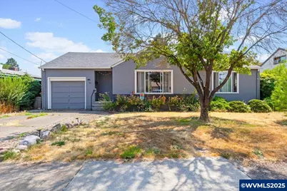 372 Berry St, Lebanon, OR 97533 - Photo 1