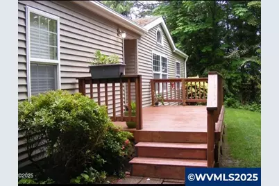 145 NE Magnolia St, Toledo, OR 97391 - Photo 1