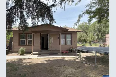 2926 Altamont Dr, Klamath Falls, OR 97603 - Photo 1