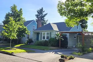 1895 18th St NE, Salem, OR 97301 - Photo 1