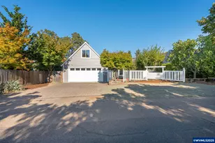 1935 SW Whiteside Dr, Corvallis, OR 97333 - Photo 1