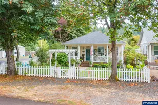 601 Calapooia Ave, Brownsville, OR 97327 - Photo 1