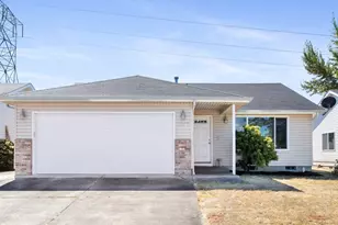 2224 Del Rio Ave SE, Albany, OR 97322 - Photo 1