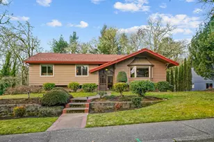 553 NW Douglas St, Dallas, OR 97338 - Photo 1