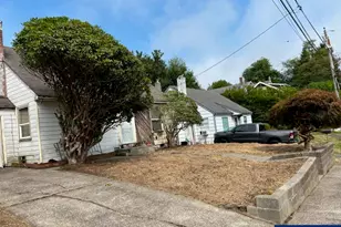 366 Lexington Ave, Astoria, OR 97103 - Photo 1