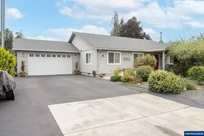 361 SE Ivy St, Mill City, OR 97360 - Photo 1