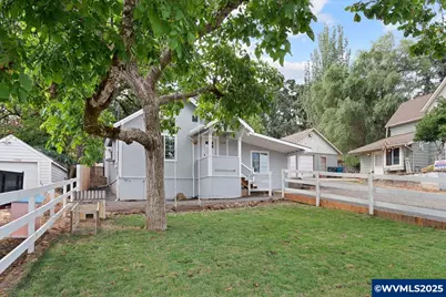 339 4th St, Scotts Mills, OR 97375 - Photo 1