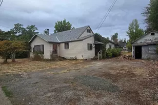 748 W Ellendale Ave, Dallas, OR 97338 - Photo 1