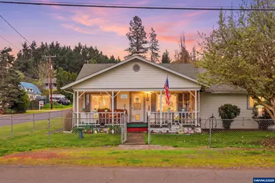 390 SE Grove St, Mill City, OR 97360 - Photo 1