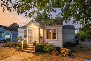 835 Academy St NE, Salem, OR 97301 - Photo 1