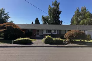 700 NW 18th Pl, McMinnville, OR 97128 - Photo 1