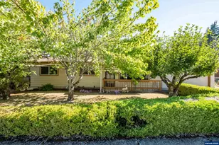 555 4th Ave, Sweet Home, OR 97386 - Photo 1