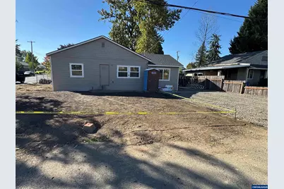 552 N Log Cabin St, Independence, OR 97351 - Photo 1