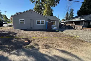 552 N Log Cabin St, Independence, OR 97351 - Photo 1