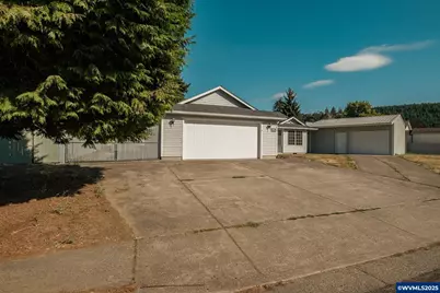 1049 29th Av, Sweet Home, OR 97386 - Photo 1