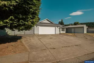 1049 29th Ave, Sweet Home, OR 97386 - Photo 1