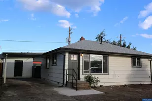 1661 Cooper St, Lebanon, OR 97355 - Photo 1