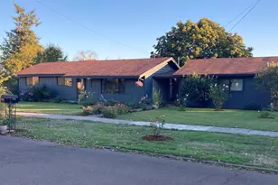 304 Blakely Av, Brownsville, OR 97327 - Photo 1