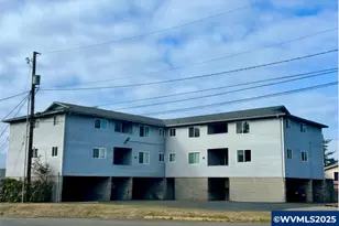 166 NE 8th St, Newport, OR 97365 - Photo 1