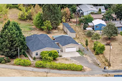 194 Oak St, Monroe, OR 97456 - Photo 1