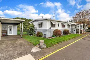 2902 E 2nd St, Newberg, OR 97132 - Photo 1