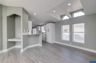 911 York St, Aumsville, OR 97325 - Photo 7