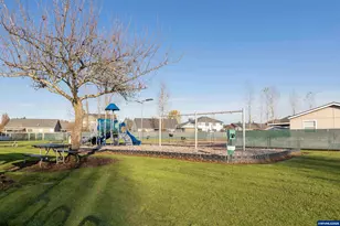 911 York St, Aumsville, OR 97325 - Photo 25